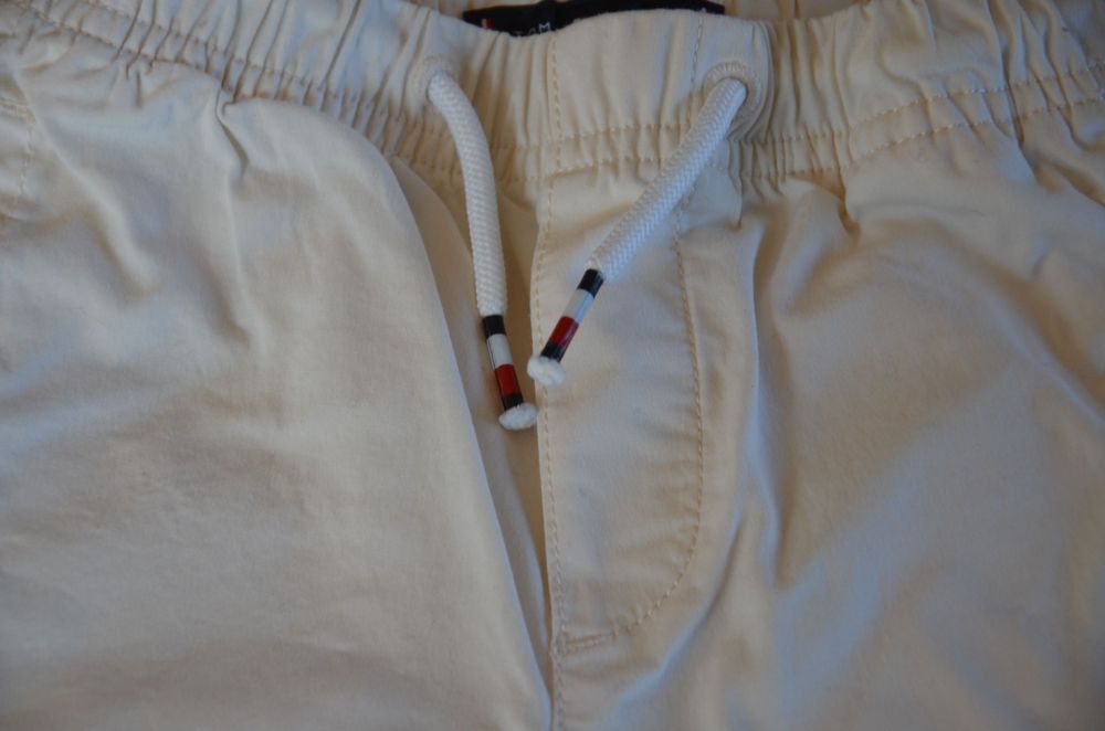 spodenki Tommy Hilfiger jasne r. 86