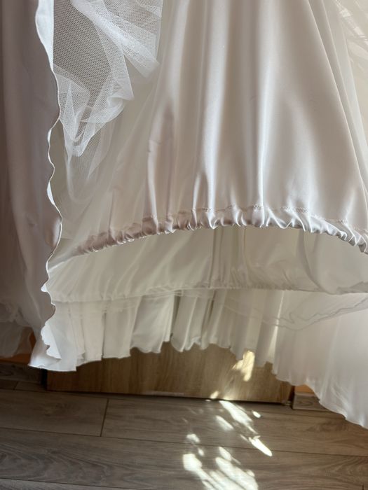 Zjawiskowa suknia ślubna + welon z kryształkami