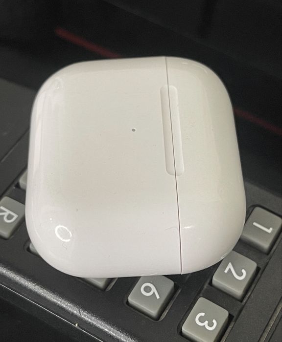 AirPods 3 оригінал кейс без навушників стан гарний ціна договірна