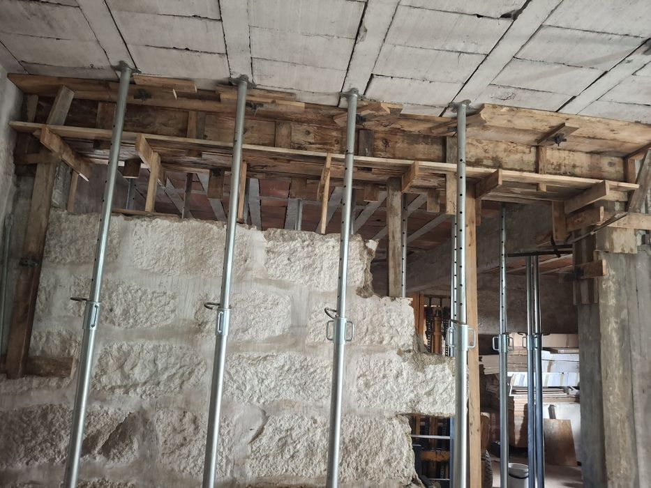 Serviços de pedreiro e trolha