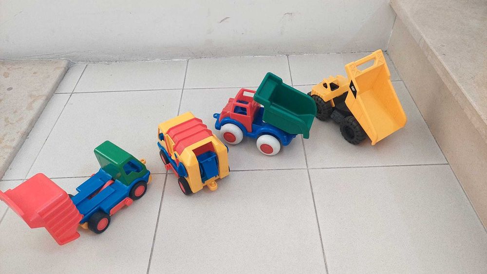 Carros Diversos para praia ou parque