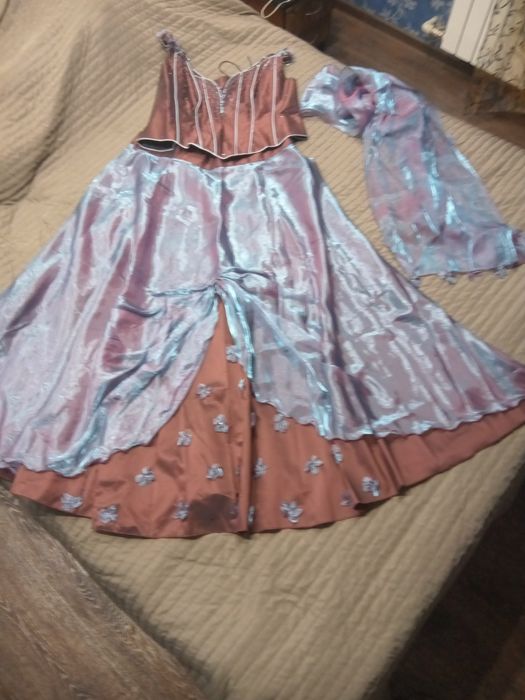 Продам нарядное вечернее платье и мужские джемпера