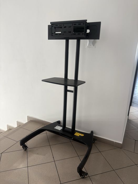 Mobilny uchwyt na telewizor ze stolikiem North Bayou
