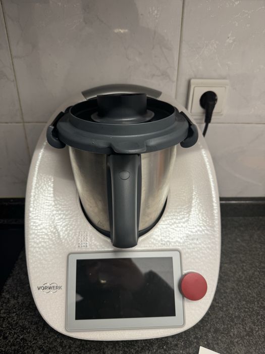 Bimby TM6 Sparkle Branca com botão vermelho