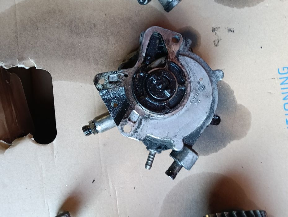 VW t5 2.5 TDI, AXD,Vacum pompa, Pompa  wspomagania, tloki termostat