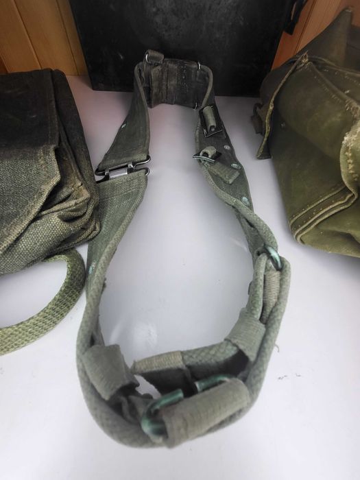 Zestaw militarnych akcesoriów z II Wojny Swiatowej