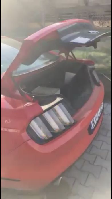 Siłowniki do automatycznego otwierania bagaznika Ford Mustang