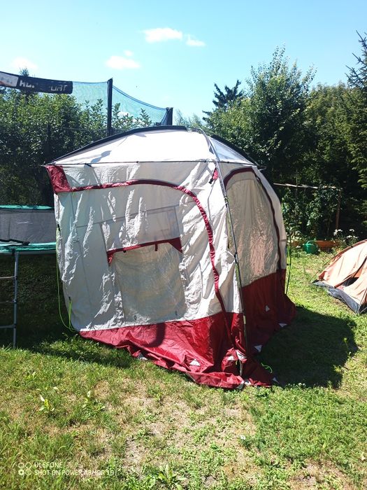 Przedsionek do przyczepy busa