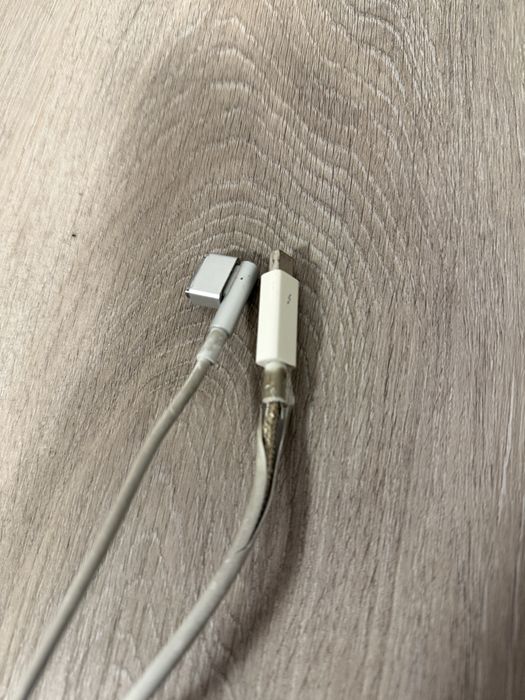 Apple thunderbolt display