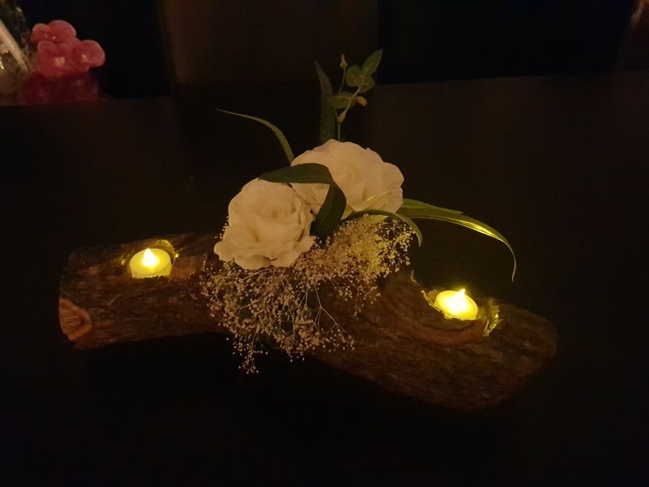 Arranjo central de mesa todo feito á mão e  com velas em LED