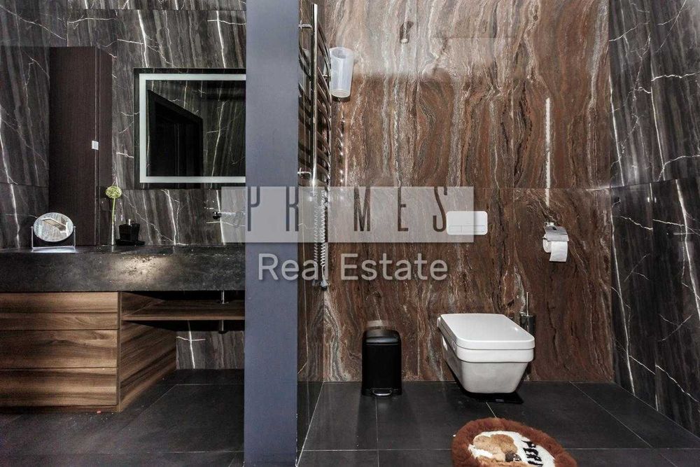 Продаж будинку 210 м2 з басейном Романків