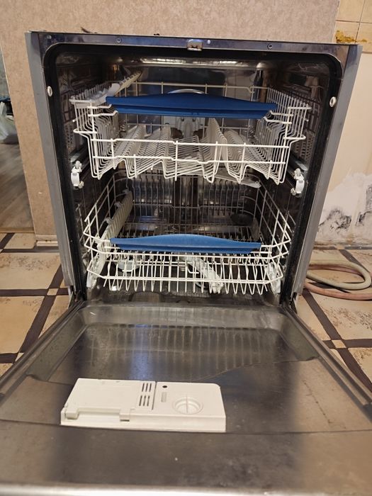 Посудомийка Ariston