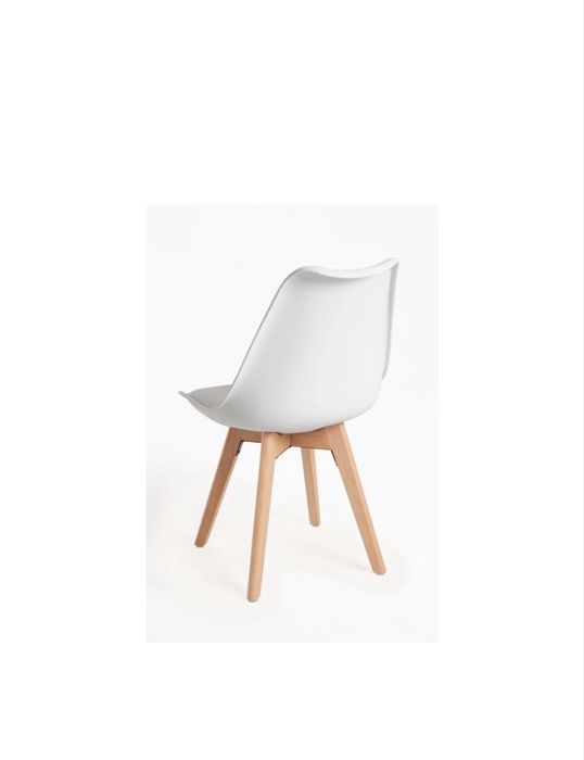 Conjunto mesa e 6 cadeiras brancas