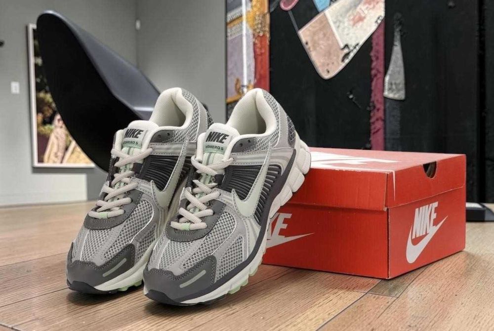 nike zoom vomero 5 - купити товари моди та стилю - Ціна на OLX.ua