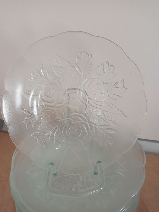 Szklane talerze szkło mrożone róża