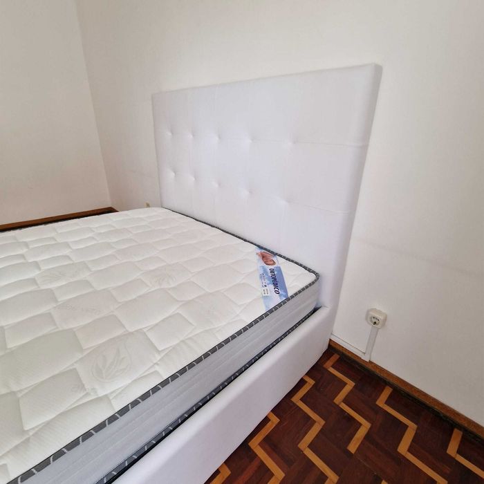 Camas de Casal Estofadas de Luxo 199€ Disp. em Várias Cores! 190x140m!