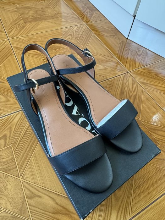 Босоніжки coach