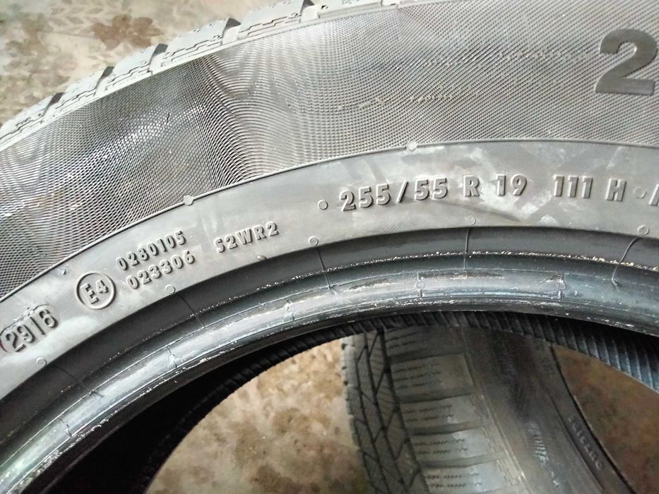 255 55R19 Continental