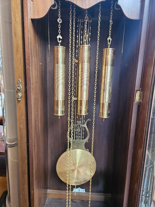 Imponente móvel / relógio de pendulo - óptim