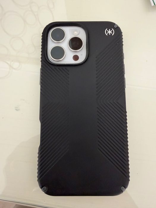 iPhone 16 pro max 256 gigs, como novo sem arranhoes ou qualquer estrago. 1,100.00 euros Pago a pronto!!