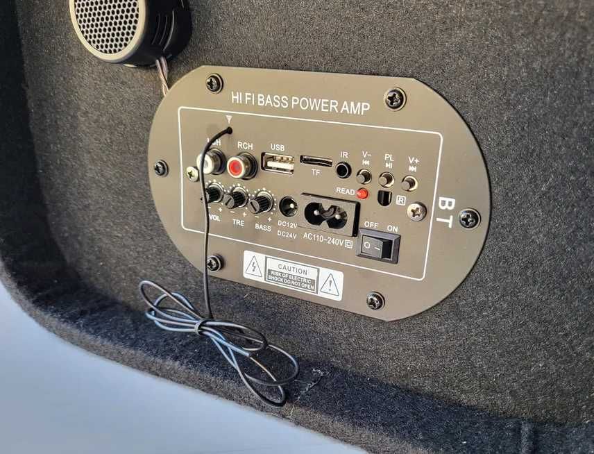 Активный сабвуфер в автомобиль со встроенным усилителем сабуфер