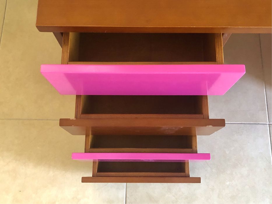 Secretária em segunda mão para quarto de criança/jovem