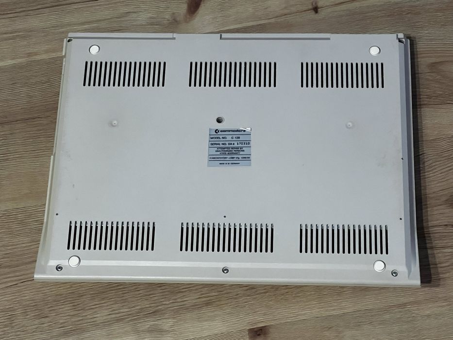 Komputer Commodore 128