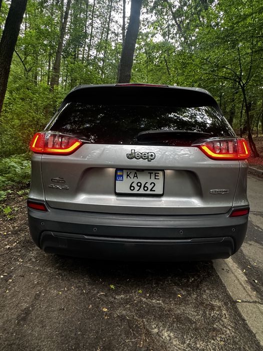 Продам jeep cherokee KL  2019 повний привід газ/бенз
