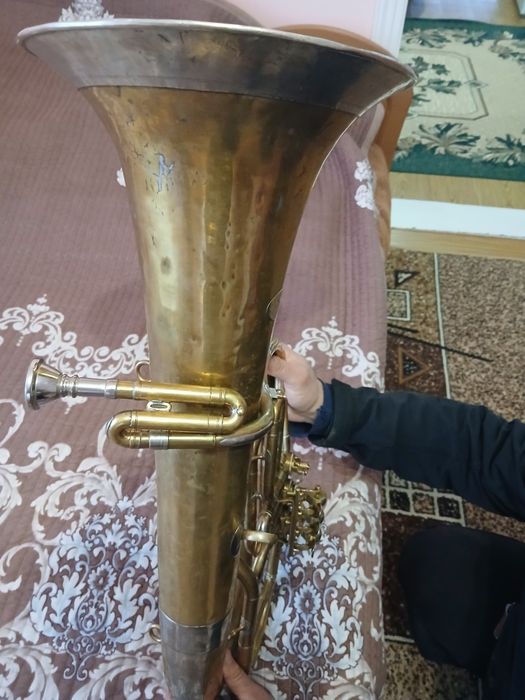 Старовинний німецький тенор, труба