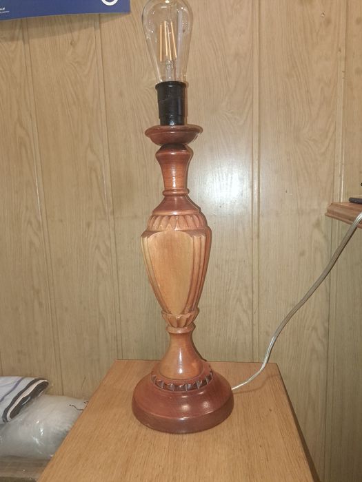Lampa drewniana stara