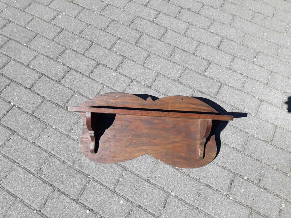 Mała zgrabna półka w stylu retro Vintage