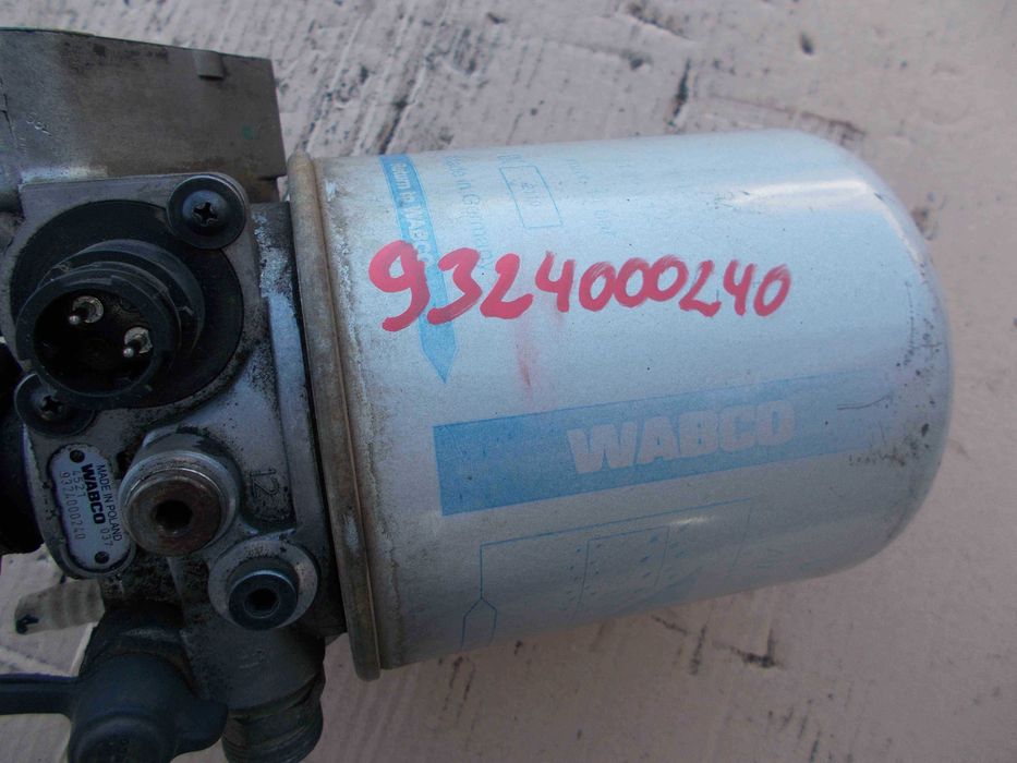 Zawór osuszacz podstawa osuszcza wabco Mercedes Axor Actros