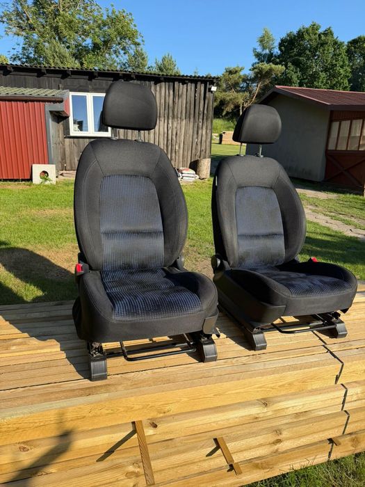 Fotele przednie Hyundai ix 20, super stan
