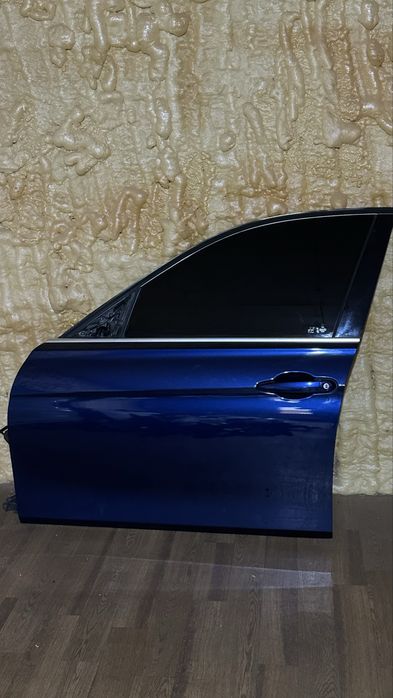 Двері водійські BMW 330 F30 LCI колір: С10 (не фарбовані)