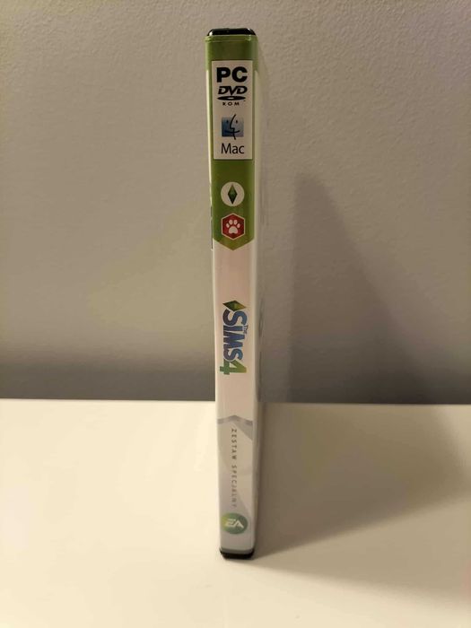 Pudełko po The Sims 4 zestaw specjalny gra podstawowa + Psy i Koty