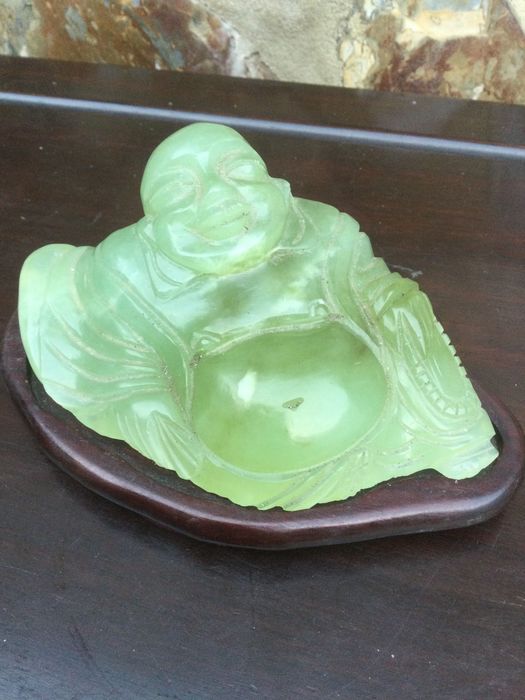 Buda Jade Imperial base madeira exótica China séc XIX 14 cm