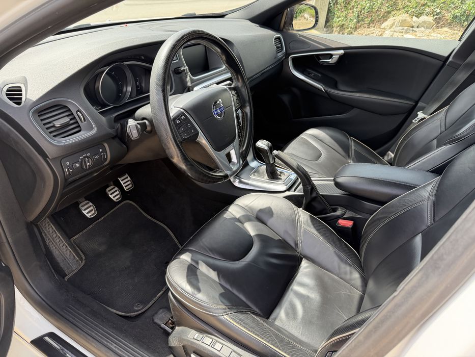 Volvo V40 D4 R-Design 2014