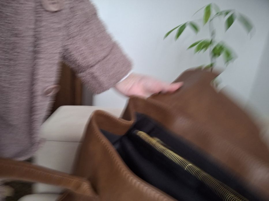 Сумка жіноча шкіряна.