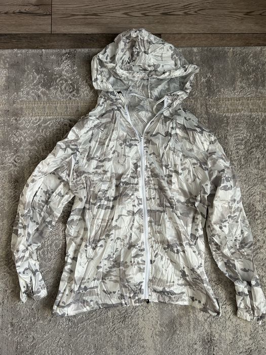 Маскувальний зимовий костюм