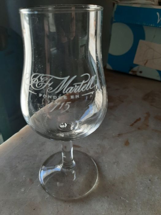 Copo vidro novo FFMARTELL.