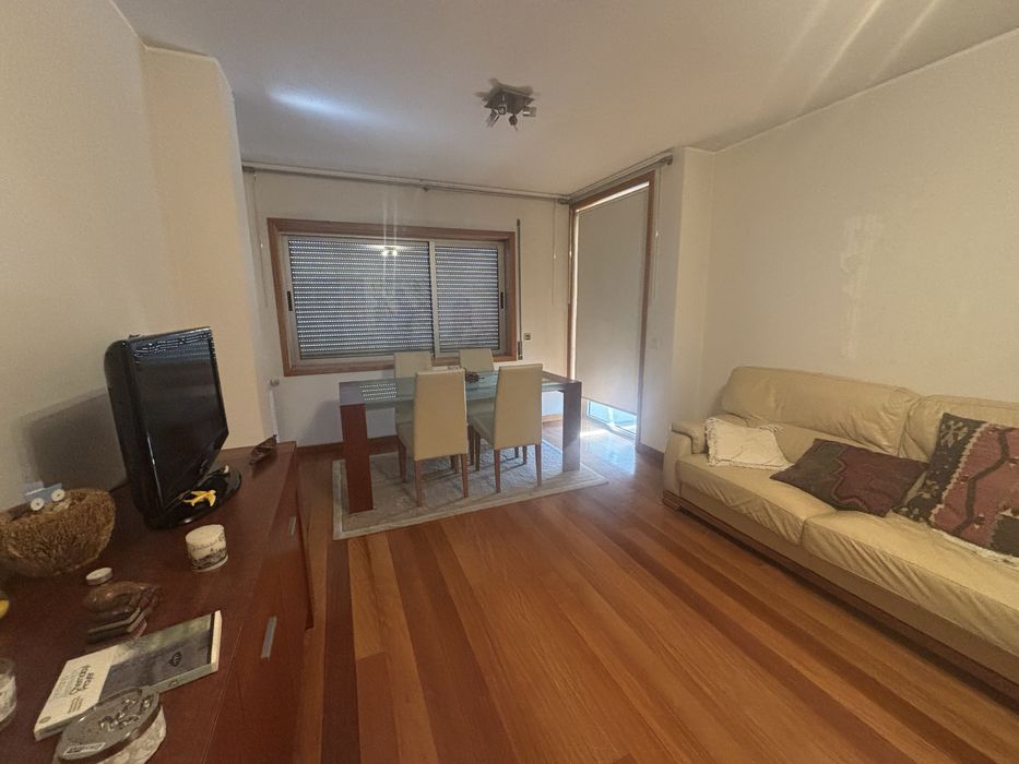 Arrenda-se quarto suite com wc privado a 15 min da FEUP