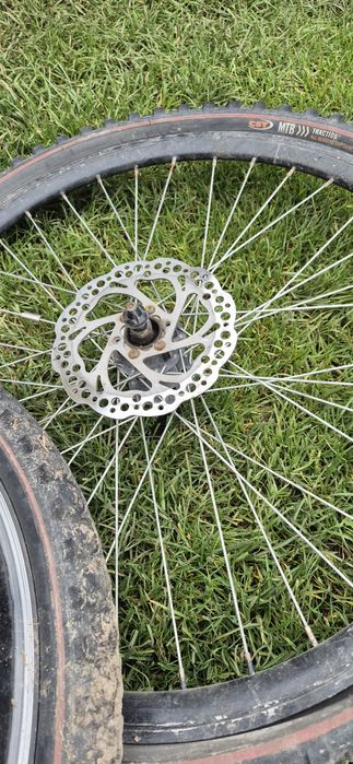 Велозапсастини.Колесо на велосипед