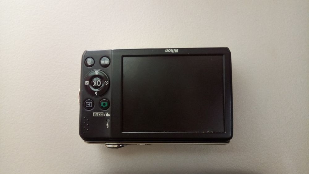 Aparat cyfrowy "Nikon" Coolpix l22