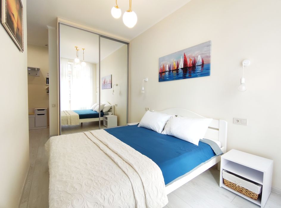 Аркадия.Посуточно.Уютная квартира с террасой и боковым видом на море.