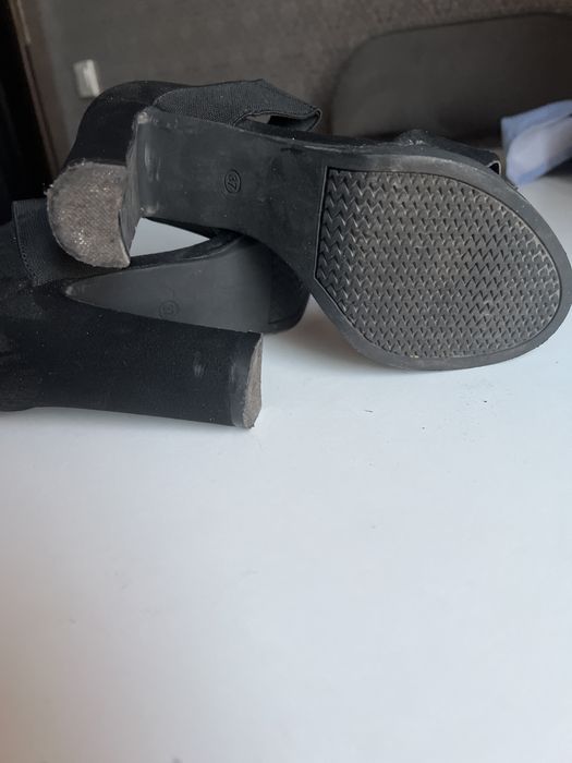 Босоніжки жіночі