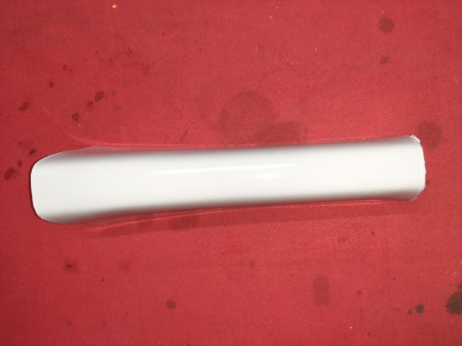 Coluna de lavatório branco acizentado