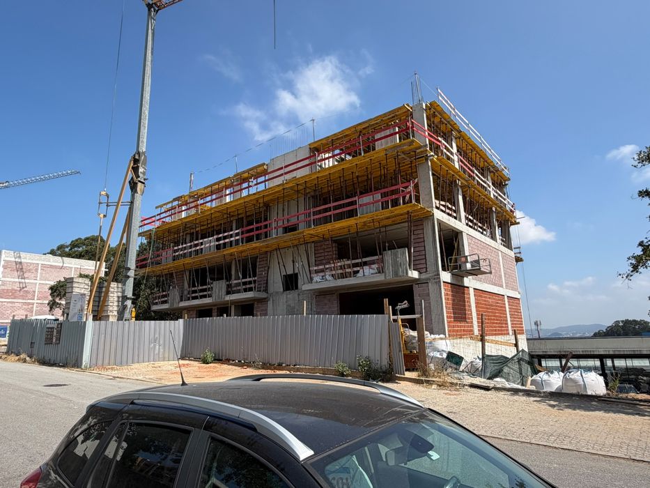 Apartamento,em Fase de Construção.T1+1 em Estrada Romana.Pedroso.Vila Nova de Gaia.A 5 m do Mercadona e outros serviços.