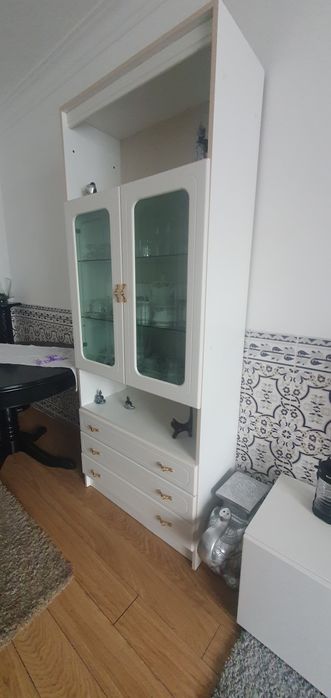 Aparador branco de sala ou cozinha com luz e 3 gavetas