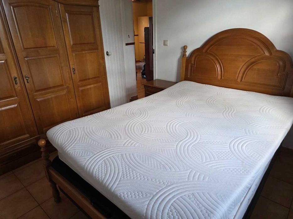 mobilia quarto de madeira maciça