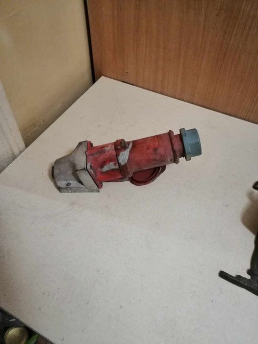 Gniazdo i wtyczka siłowa